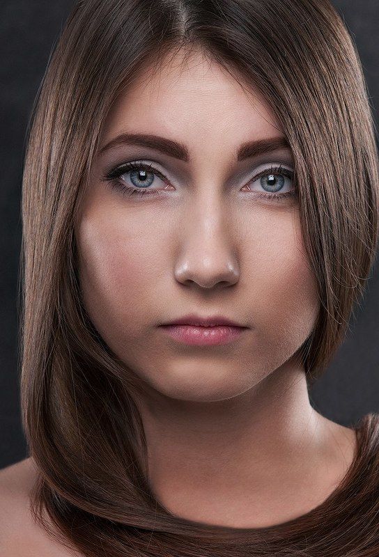 Портрет девушка студия на темном Антонинаphoto preview