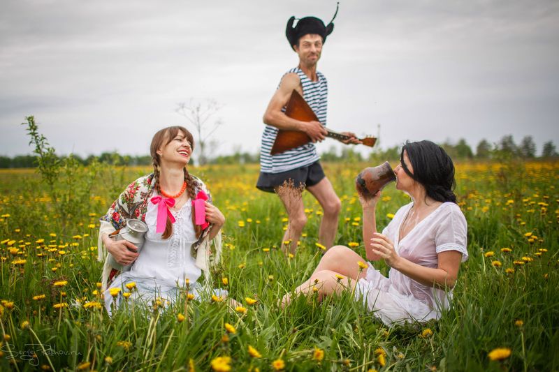 russia, россия, поле, девушки, балалайка, юмор, прикол, rekhov Наша Russiaphoto preview