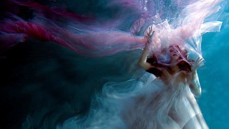 под водой, море, аквариум, бассейн, аква, русалка Попалась в сетиphoto preview