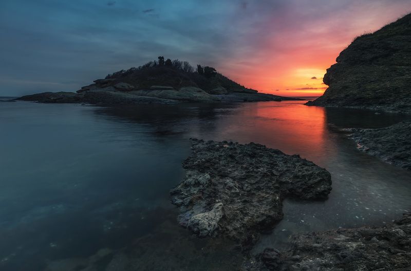 sea, surise,rock,sun,landscape, outdoor,fire Morning in firephoto preview