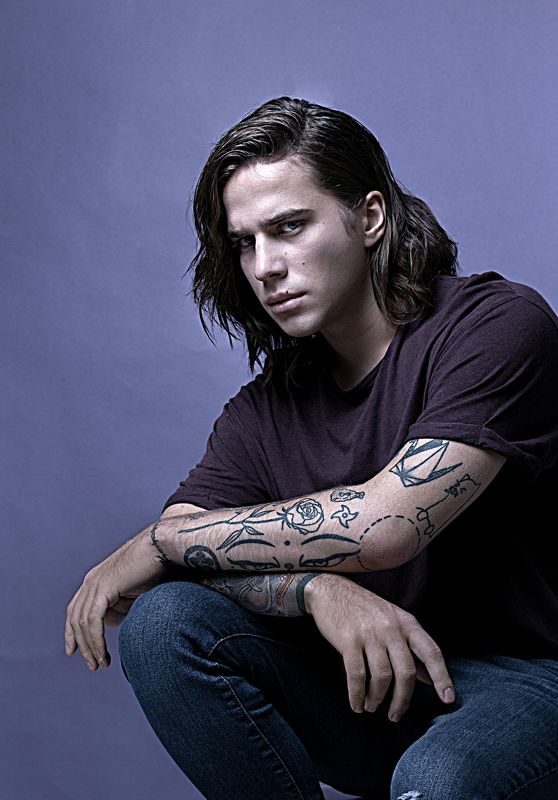 мужской портрет, мужчина, напряжение, взгляд Никитаphoto preview