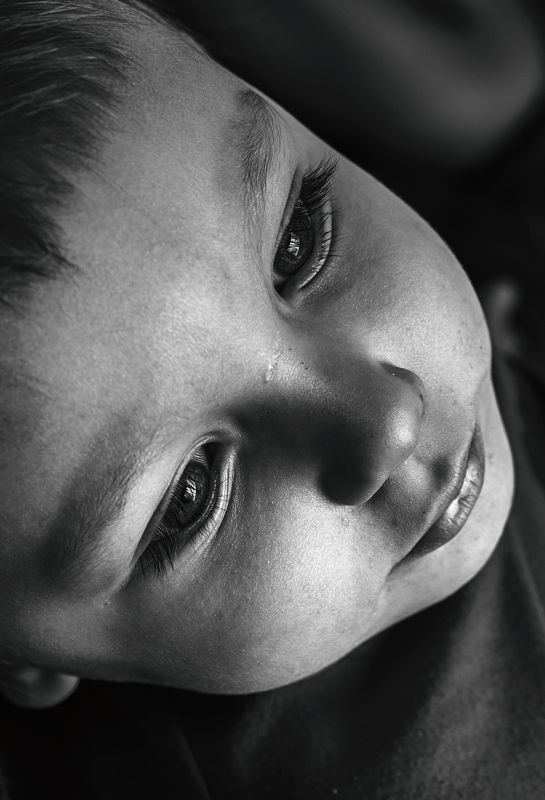 ребёнок портрет глаза детство чб  мечтыphoto preview