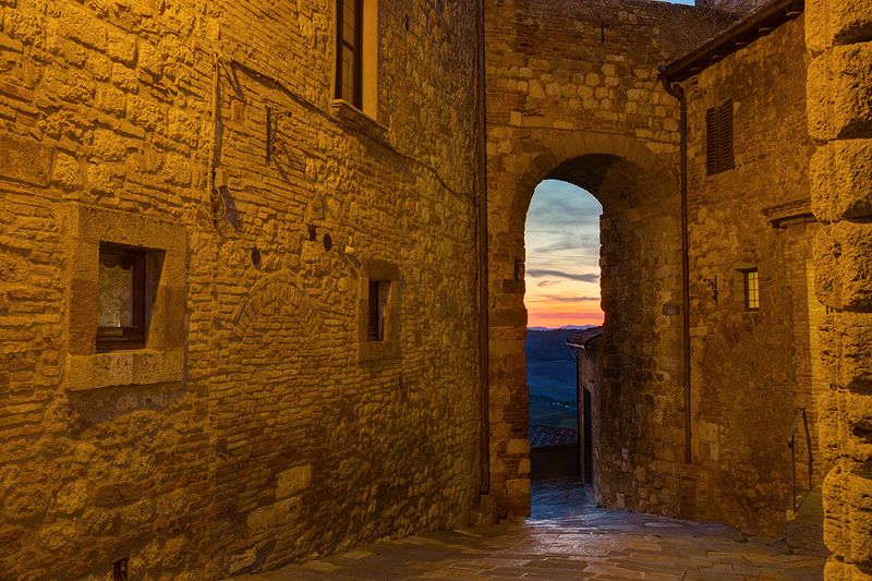 Дверь в закатphoto preview