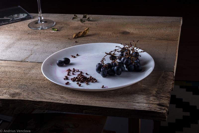 Still life with grapesphoto preview