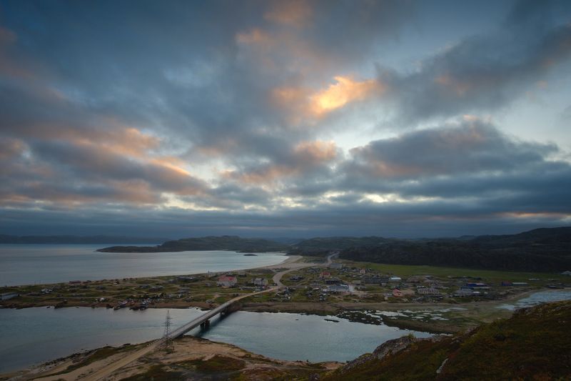 россия, заполярье, мурманская область, кольский полуостров, баренцево море, длинная выдержка, закат, сумерки, камни, волны, териберка Териберка фото превью