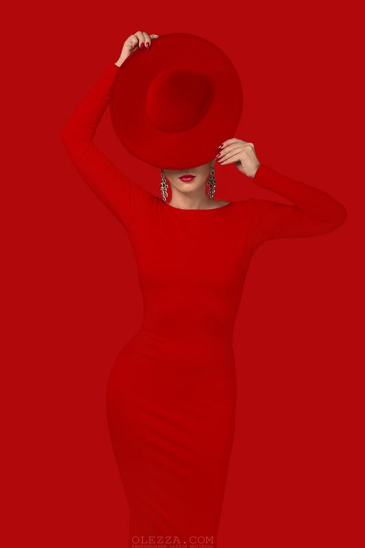 Красноеphoto preview