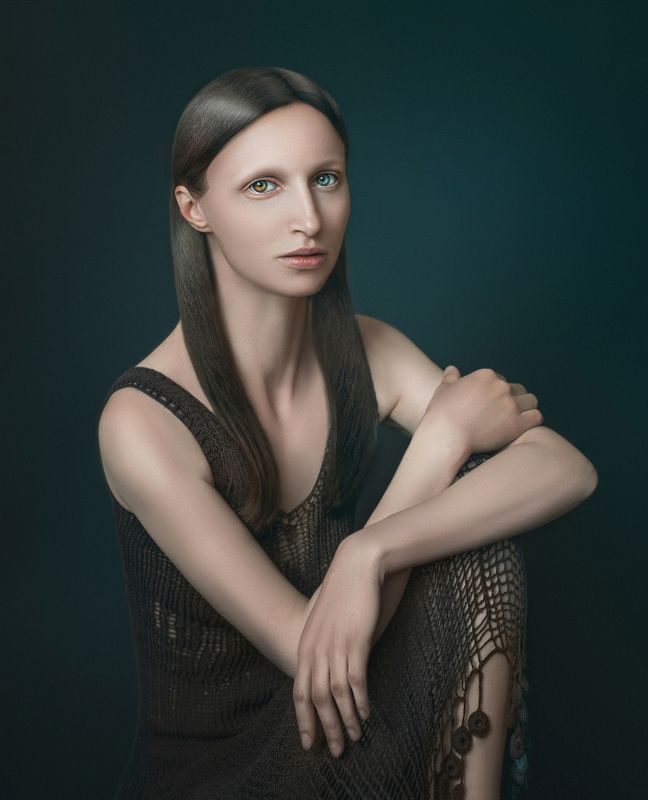 Strange womanphoto preview