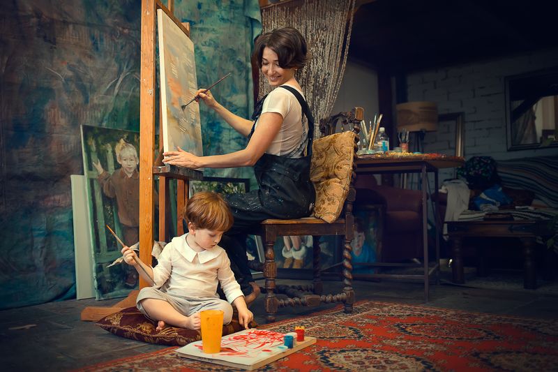 За рисованием. photo preview