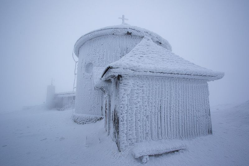 polska,karkonosze ,śnieżka Kaplica na Śnieżce.photo preview