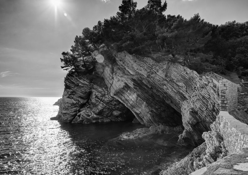 скала, море,  пейзаж, природа, ч/б, солнце -photo preview