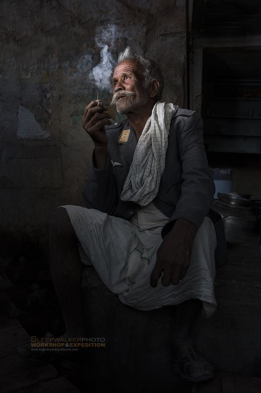 portrait, people, men, man, smoke, La Légion Marche ou Crèvephoto preview