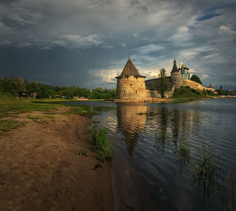псков кром река великая пскова россия На страже земли русскойphoto preview