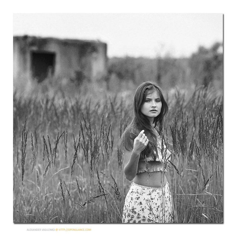 Photography of another glance...photo preview