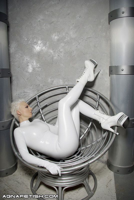 футуризм, белый, комбинезон, винил, пвх, фетиш, агна деви Футуризмphoto preview