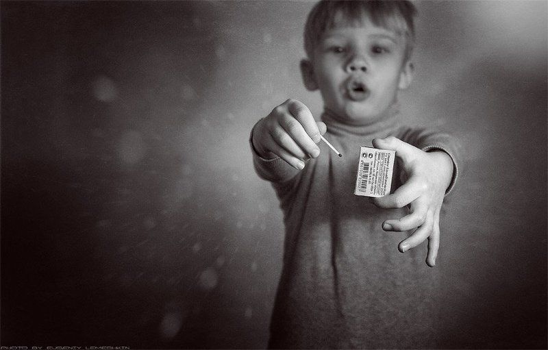 Не давайте детям спички, они сами их возьмут..photo preview