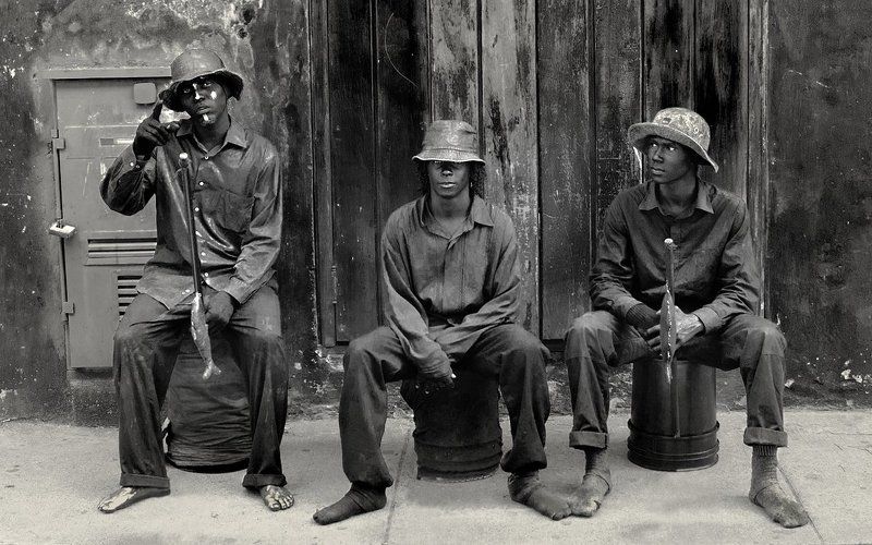 barefoot boysphoto preview