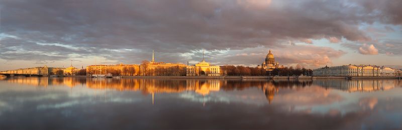 санкт-петербург, нева, адмиралтейская, наб., эрмитаж, исаакиевский, собор, адмиралтейство, конституционный, суд, вечер, апрель, штиль Парадный Петербургphoto preview