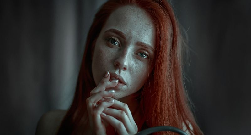 рыжая девушка модель веснушки * * *photo preview