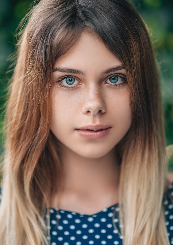 модель, никон, глаза, платье, боке Ангелинаphoto preview