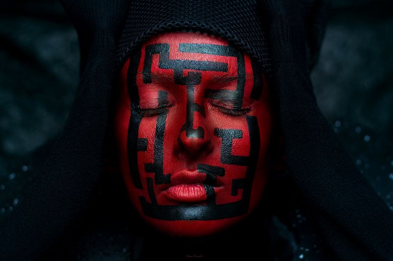 концепт, портрет, люди, человек, девушка, лабиринт, вопрос, текстура, студия, красный, фейсарт, бодиарт, креатив, фотокузница, ivankovale Who am I?photo preview