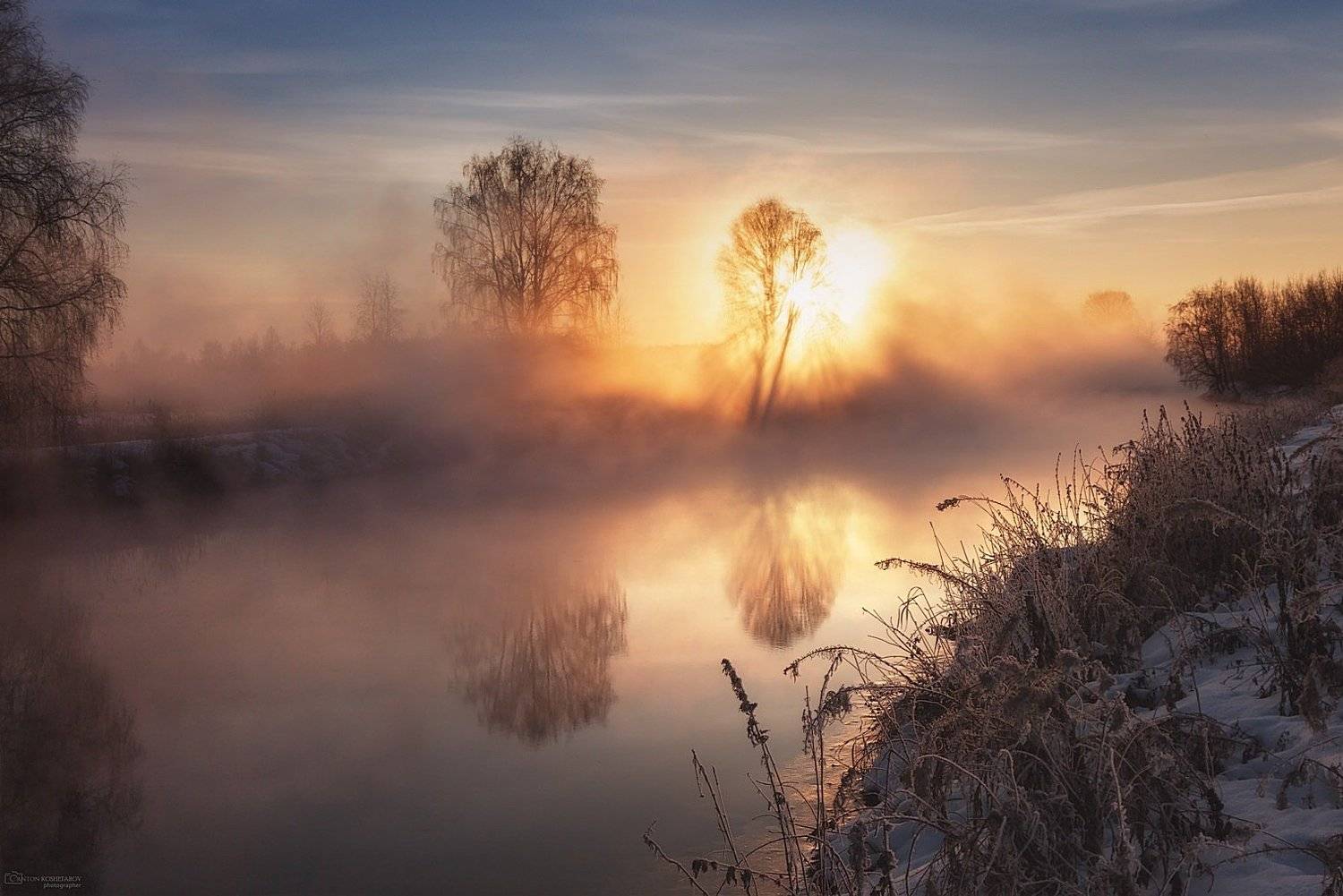 туман, река,вода,утро,рассвет,исеть,екатеринбург,восход,туман,лучи солнца,свет,туманное утро, зима, отражения, облака, небо,, Антон Кошетаров