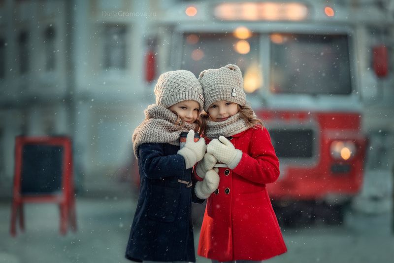 портрет, дарья громова, фотография, фото, фотоарт, фотограф, закат, детский портрет, дети, ребенок, сестры, малыш, девочка, мальчик, детская, фотосессия, фотосъемка, щенки, санки Сестренкиphoto preview