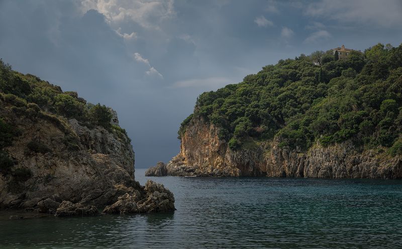 греция корфу средиземное море Сцилла и Харибдаphoto preview