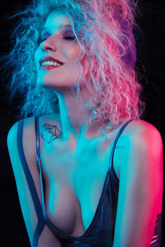 beauty, portrait, girl, neon, photo, new Vikiphoto preview