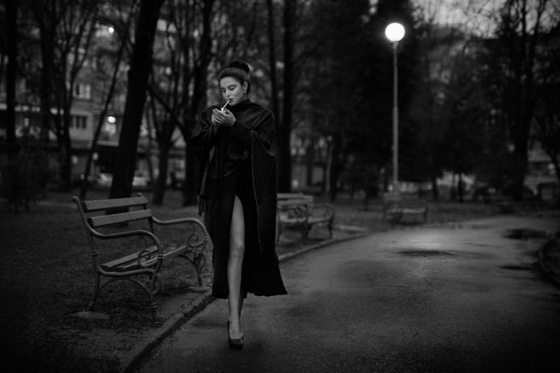 sexy, model, night, city, fashion, erotic, lips, body, naked, black and white, classic, legs, retro Classicphoto preview