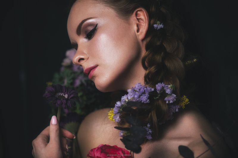 art, body, girl, skin, beauty, flowers, portrait Holy Aromaphoto preview