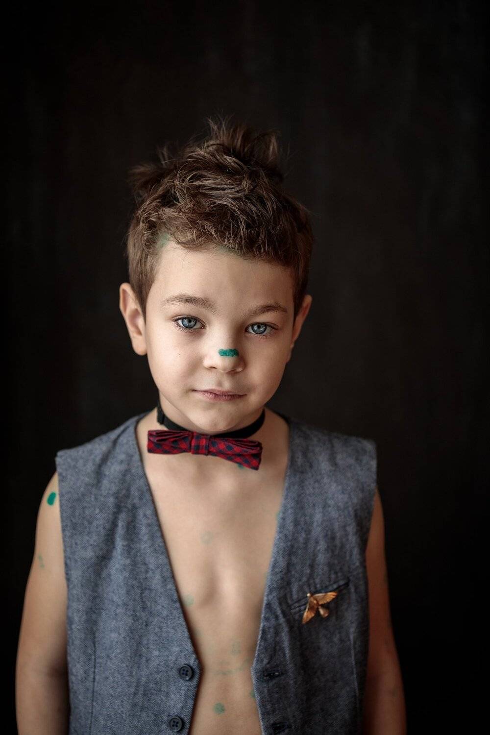 Ветрянка ребенок улыбка бабочка мода жилет птица брошка пуговицы мода зеленка, Алёна Постникова