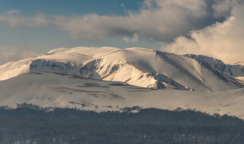 В горах еще снег фото превью