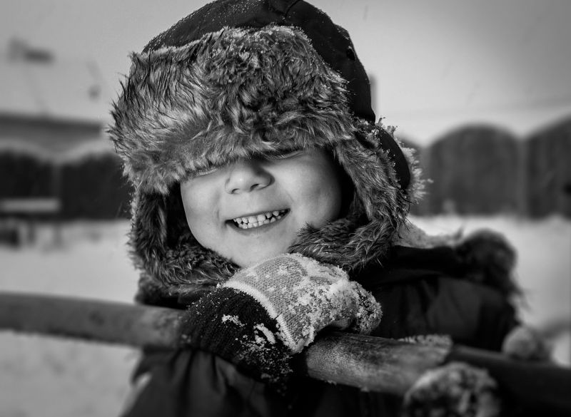 bw, портрет, canon, черно-белое, ребенок, улыбка, настроение let it snowphoto preview