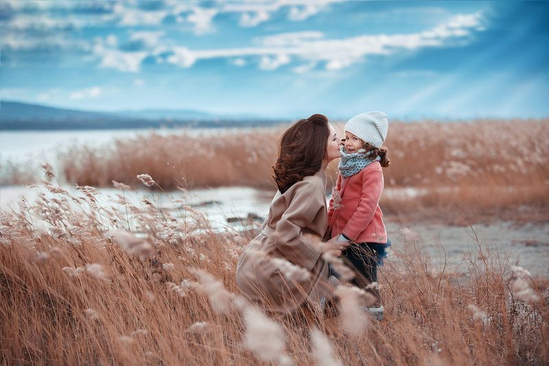 Мама и дочкаphoto preview