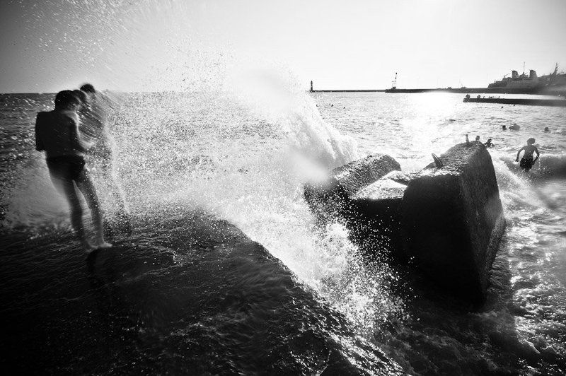 сочи,море,брызги,пляж,пирс Остановить мнгновениеphoto preview