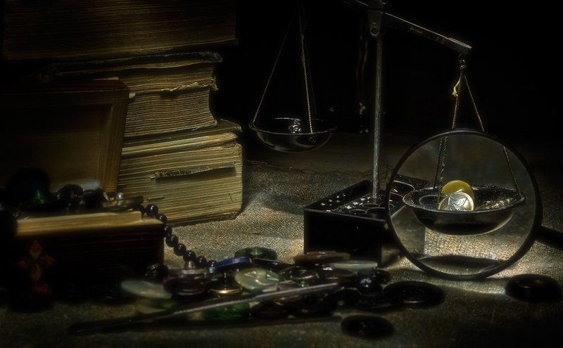 пуговицы, книги, лупа, весы Пиастры, пиастры...photo preview