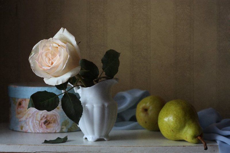 груши, роза ****photo preview