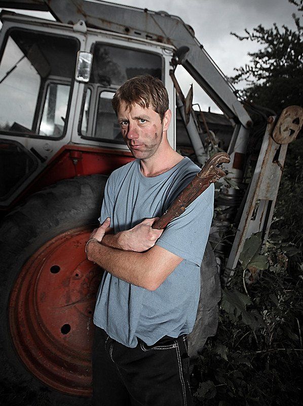 василий, трактор, механик Basil the mechanikphoto preview