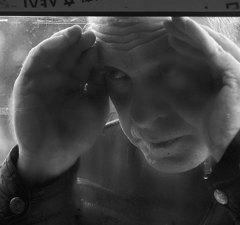 ЗА СТЕКЛОМphoto preview