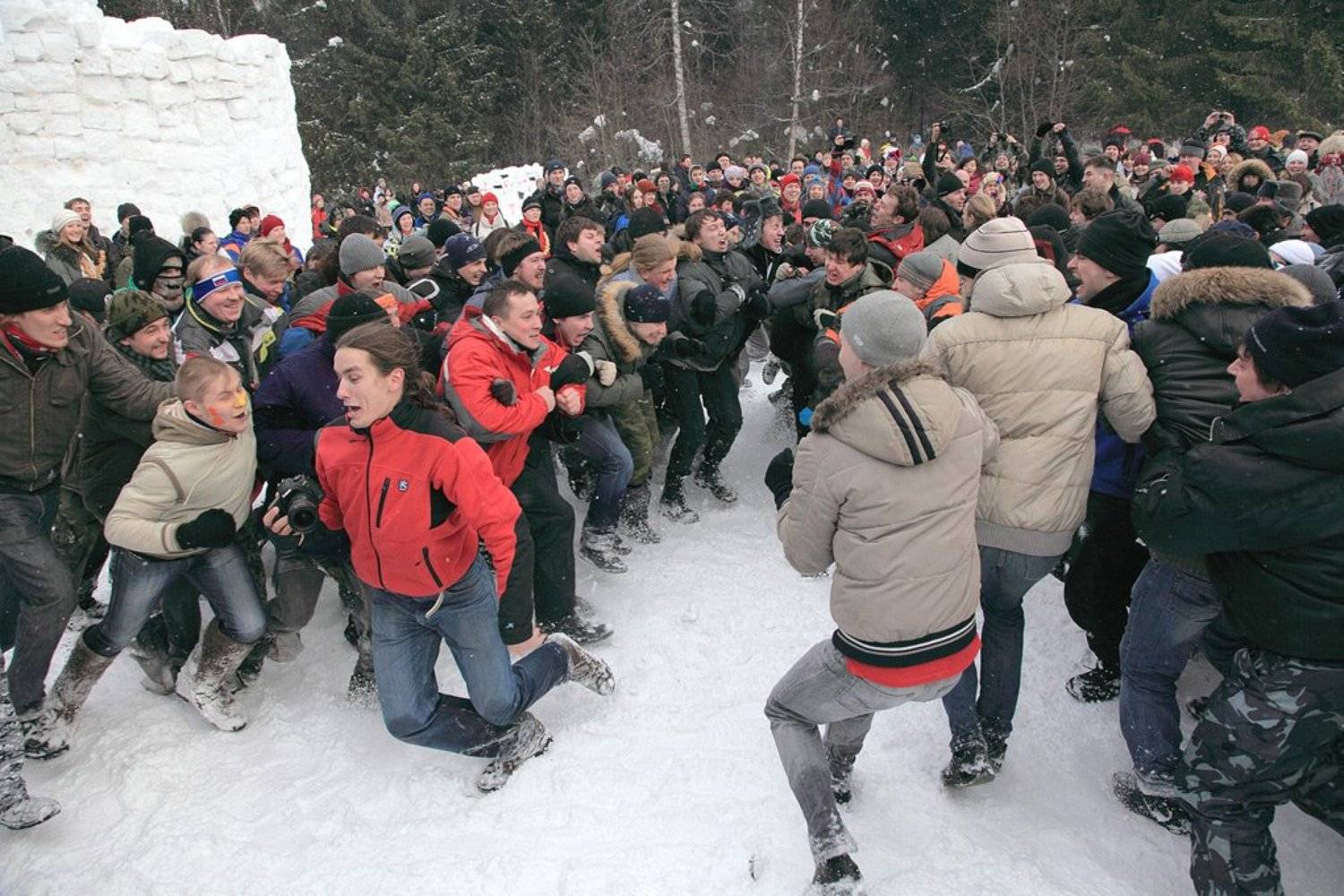 Пора уносить ноги. Автор: Олег Сурьянинов весна, масленица, народное, гуляние, Олег Сурьянинов