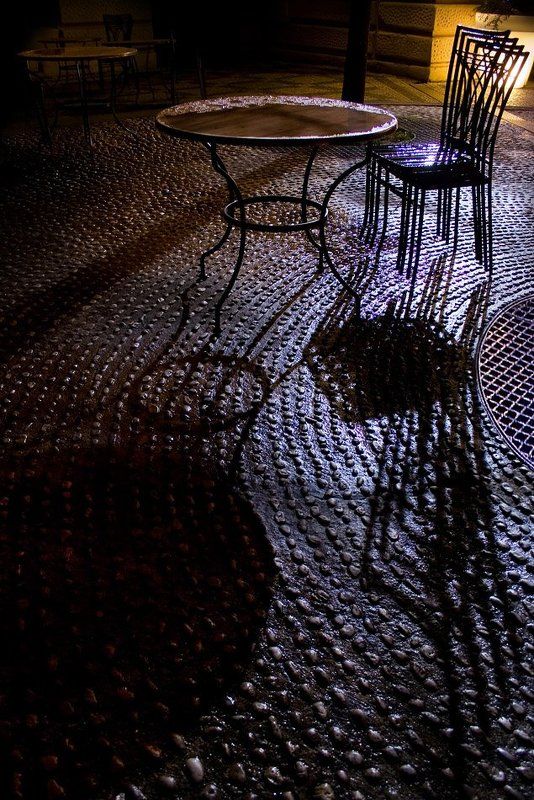 прага, дождь, стол, стул, свет, сыро Прага, дождь 2photo preview