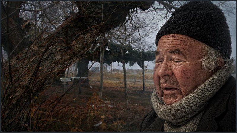 старик, старость Горемыка ...photo preview