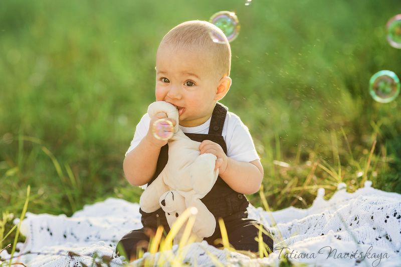 мама, ребенок, сын, мальчик, забота, мамина любовь, счастье, вместе, лето, солнце, ветки, трава photo preview