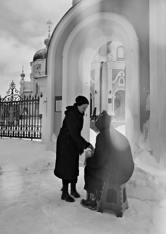 город,улица,люди,храм Добрые поступки ...photo preview