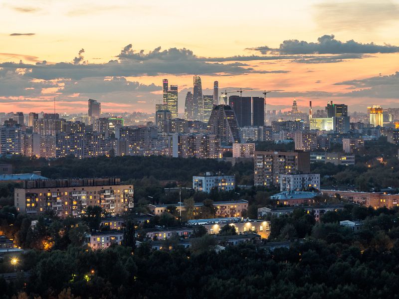 #юрийклимовфотограф #klimofoto #интерьерныйфотограф #интерьернаясъемка #интерьер #архитектура #архитектурныйфотограф #рекламнаясъемка #olympus_rus #olympus Московских окон негасимый свет. Снято с БЦ Лотос, ул Одесская.photo preview