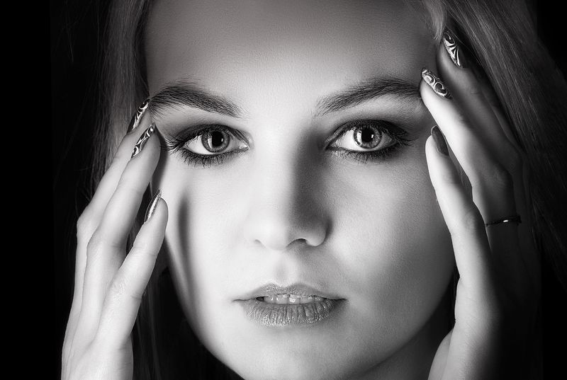 портрет ч/б взгляд * * * *photo preview