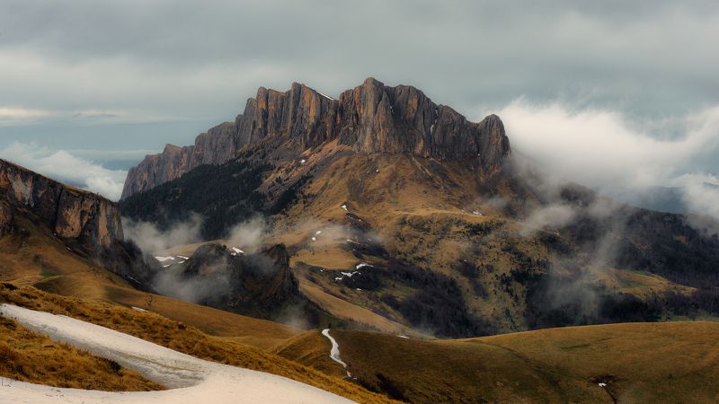 май Местами осадки ...photo preview