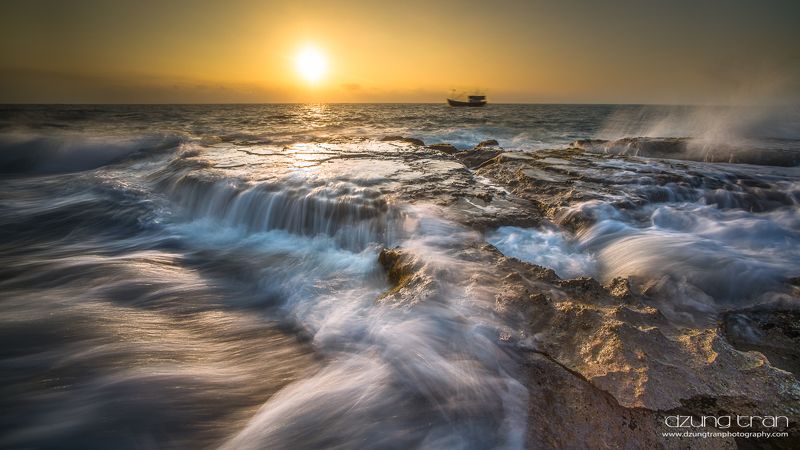 Boat and the seaphoto preview