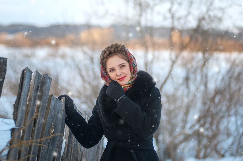 зима.снег. холодно. девушка. русская красавица. Зимняя прогулкаphoto preview