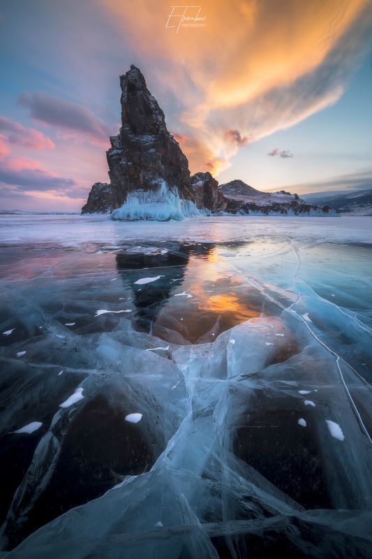 байкал, закат, снег, лед, ольтрек, уюга, курма, небо, свет, отражение, трещина Отблеск закатного Байкалаphoto preview